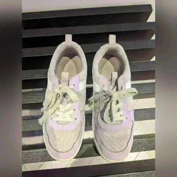 Gap Kids - size 3 sneakers - Picture 2 of 3